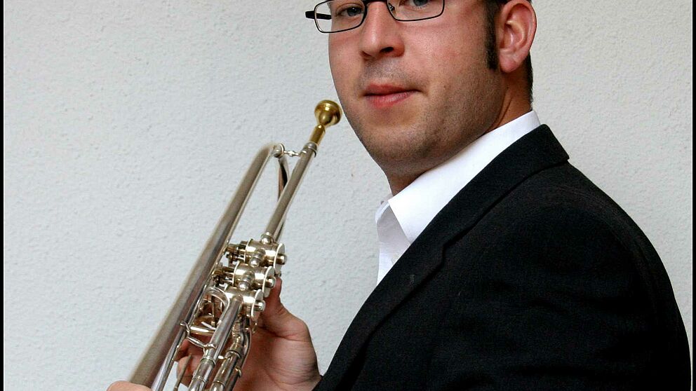 Foto: Solist des Konzertes: Philip Schütz spielt mit dem Hochschulorchester Paderborn das Trompetenkonzert von Alexander Arutjunjan.
