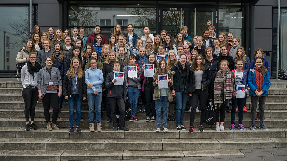 Foto (Universität Paderborn): Die Teilnehmerinnen der Frühlings-Uni 2017.