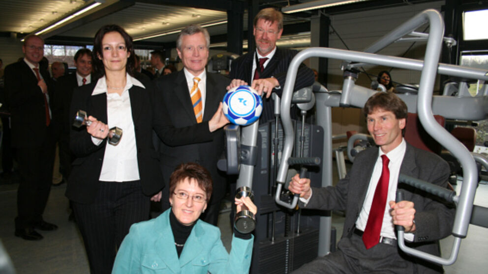 Foto (Heiko Appelbaum): Gemeinsam für die Gesundheit (v. l.): Sandra Bischof, Dezernentin Dr. Martina Gerdes-Kühn, Prof. Dr. Norbert Klusen, Dieter Thiele und Prof. Dr. Nikolaus Risch