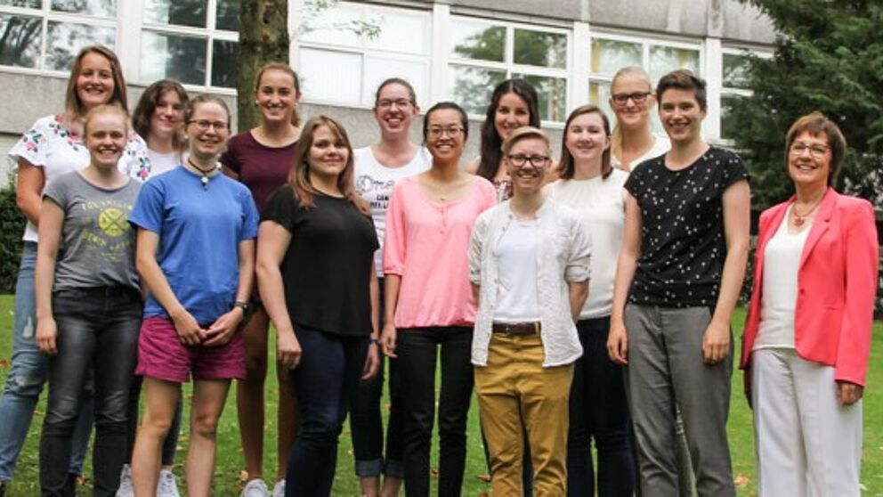 Foto (Universität Paderborn): Die Teilnehmerinnen des Mentoring-Programms.