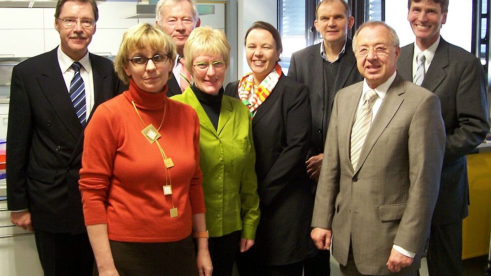 Foto (Mark Heinemann): Christoph Schön, Leiter Hochschulnetzwerk und Fundraising der Universität Paderborn, Prof. Dr. Kirsten Schlegel-Matthies, Prof. Dr. Wolf-Dieter Brettschneider, CDU-Frauen-Union Kreisverbandsvorsitzende Maria Liebeck, Ursula Heinen