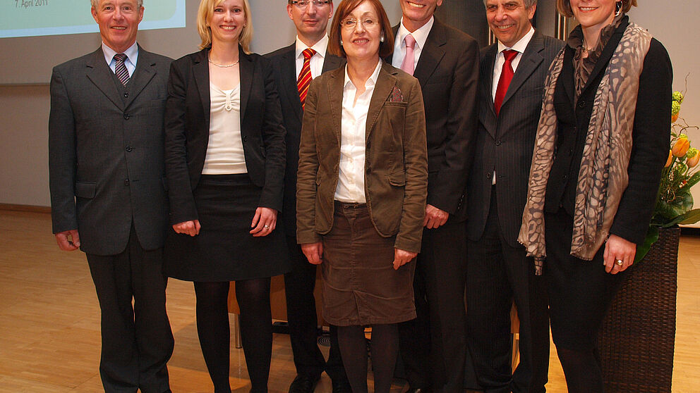 Foto: Vorstand und Geschäftsführung der Stiftung Studienfonds OWL wollen Stipendienkultur in OWL gemeinsam mit Kooperationspartnern weiter ausbauen.