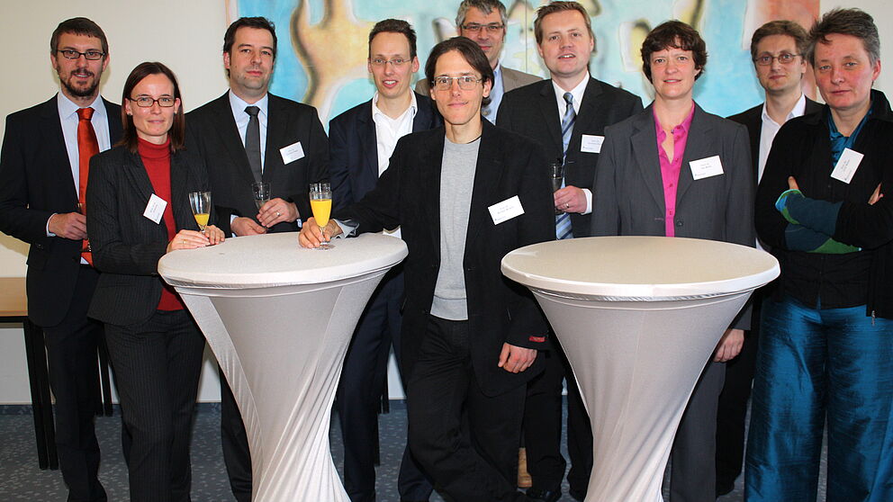 Foto (Universität Paderborn, Patrick Kleibold): Begrüßung der neuberufenen Professorinnen und Professoren.