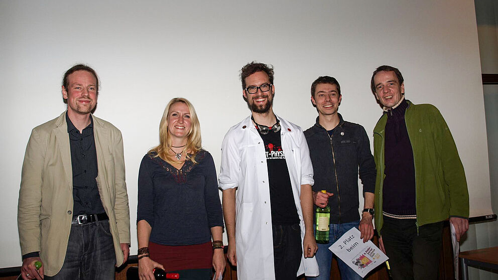 Foto (Bianca Oldekamp): Die Slammer des Abends: (v. l. n. r.) Sebastian Hage-Packhäuser, Lydia Möcklinghoff, Johannes Pauly, Andreas Cord-Landwehr und Holger C. Priebe.