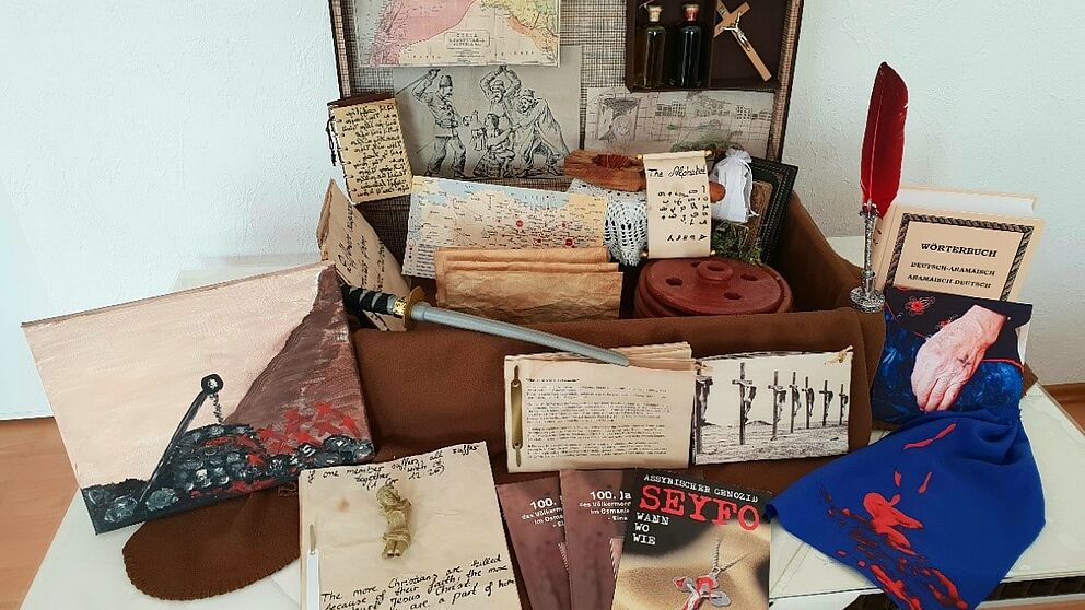 Museumskoffer zum Thema „Der Genozid an den Aramäern, Assyrern und Armeniern“ von Gabriela Yousef, Foto: © Gabriela Yousef, 2018