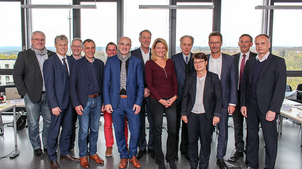 Foto (Universität Paderborn, Johannes Pauly): Die Teilnehmerinnen und Teilnehmer der 188. Sitzung der LRK NRW an der Universität Paderborn.