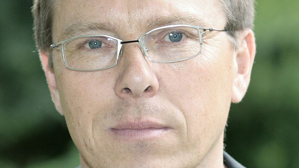 Foto: Prof. Dr. Hans Peter Brandl-Bredenbeck, Department Sport und Gesundheit, ist neuer Beauftragter für das Programm "Partnerhochschule des Spitzensports".