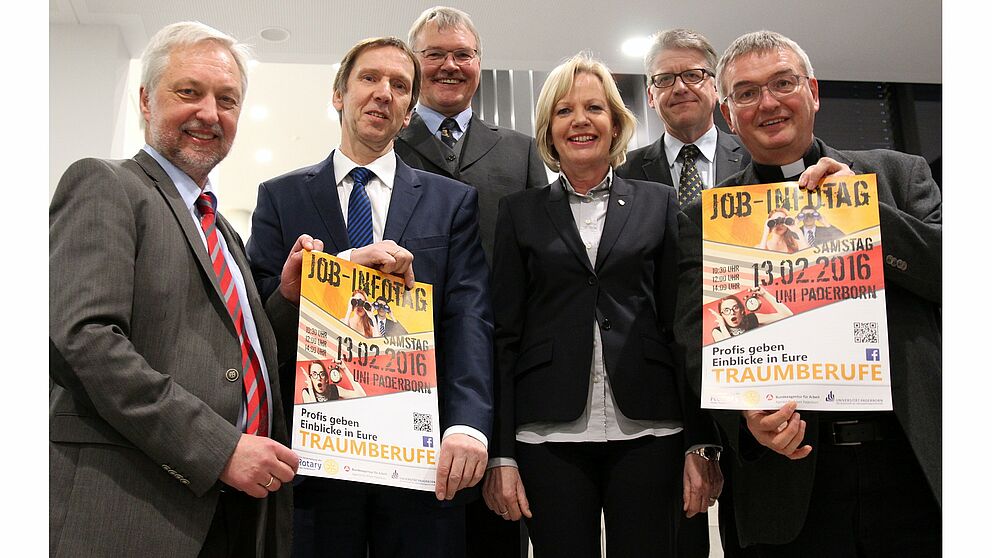 Foto (Universität Paderborn, Nina Reckendorf) Freuen sich auf viele Besucher (v. li.): Prof. Dr. Wilhelm Schäfer, Präsident der Universität Paderborn, Rüdiger Matisz, Geschäftsführer der Agentur für Arbeit, Stefan Ruberg, Präsident des Rotary Clu