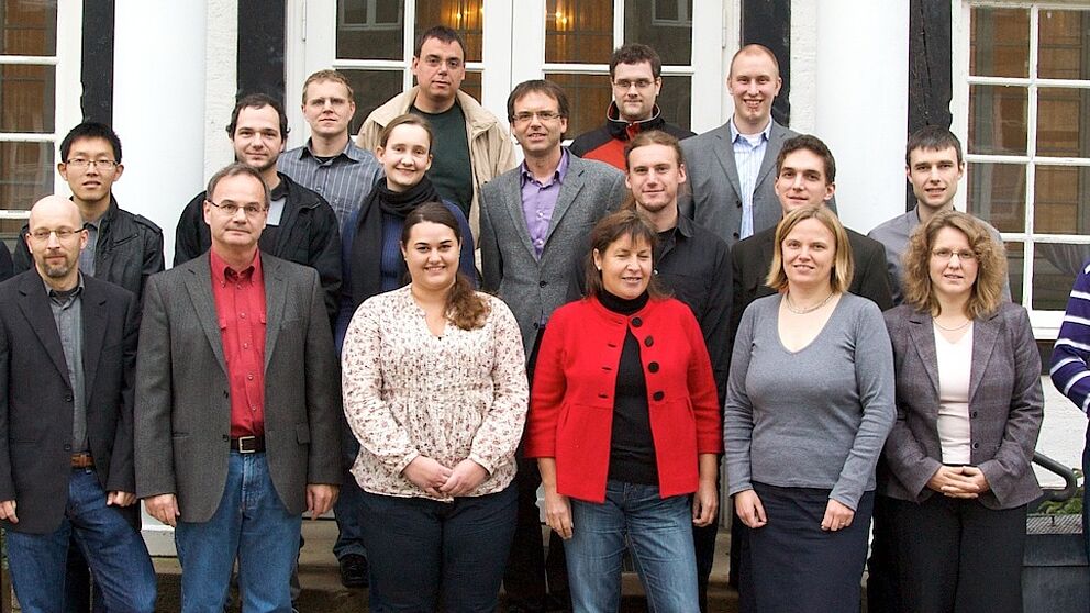 Foto (Universität Paderborn, Thomas Zentgraf): Die Teilnehmerinnen und Teilnehmer des Workshops.