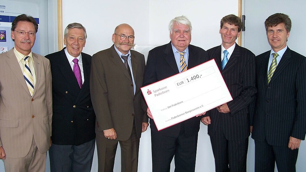 Foto (Mark Heinemann): v. li.: Christoph Schön, Dr. Hans Bernd Hesse, Kanzler Jürgen Plato, Josef Sprute, Präsident Prof. Dr. Nikolaus Risch und Hubert Böddeker.