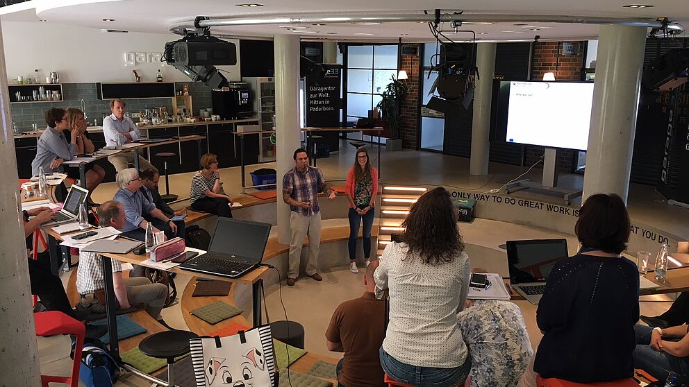 Foto: Im innovativen Umfeld der „garage 33“ für Gründer und Unternehmer trafen sich die Teilnehmer des fünften transnationalen myVETmo-Meetings zu aktuellen Diskussionen und Präsentationen.