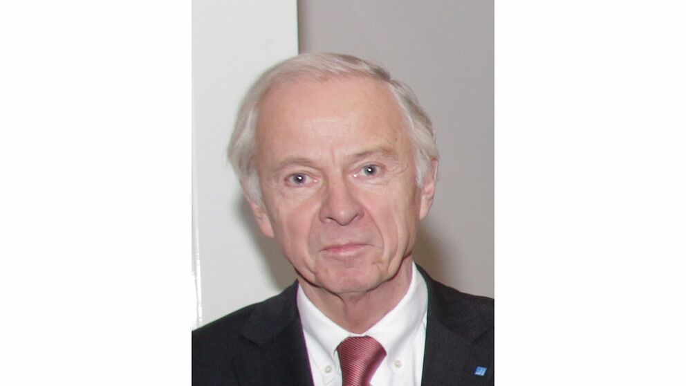 Foto (Universität Paderborn, Vanessa Dreibrodt): Prof. Dr.-Ing. Erich Barke, Universität Hannover