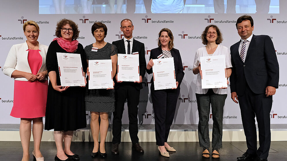 Foto (berufundfamilie, Thomas Ruddies / Christoph Petras): Gruppenbild