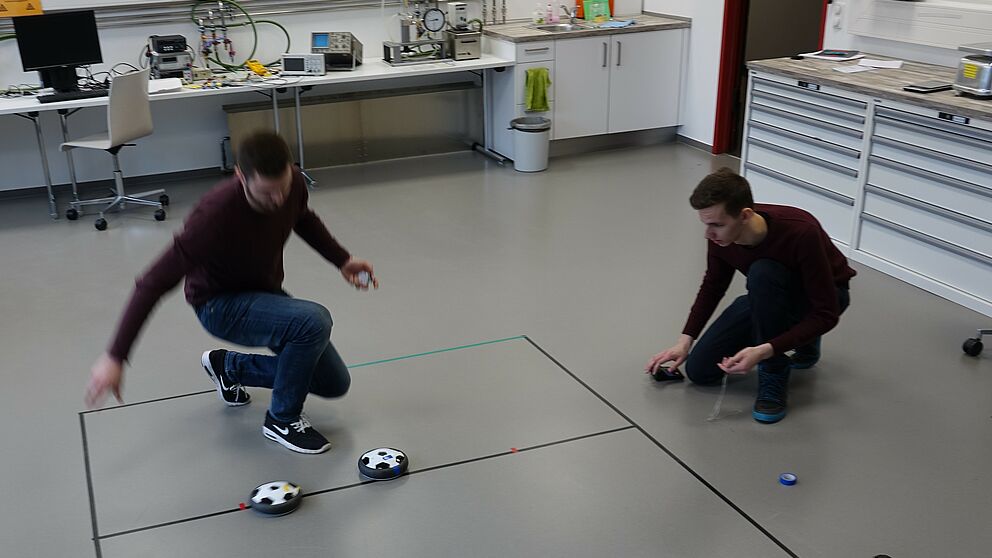 SchülerUni der Universität Paderborn für physikinteressierte Schülerinnen und Schüler