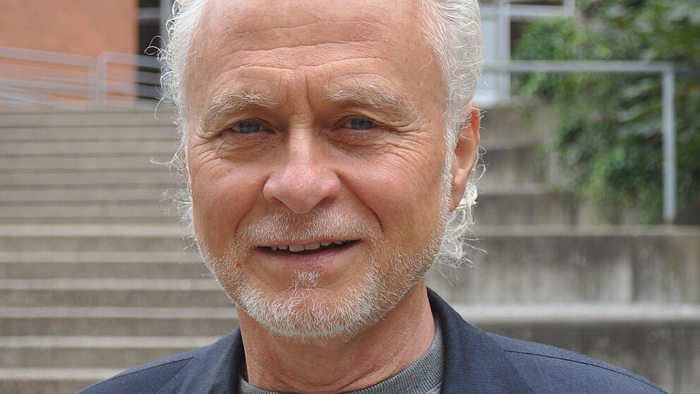 Foto (Universität Paderborn): Prof. Dr. Hans-Joachim Warnecke, Hochschulbeauftragter für das Studium für Ältere.