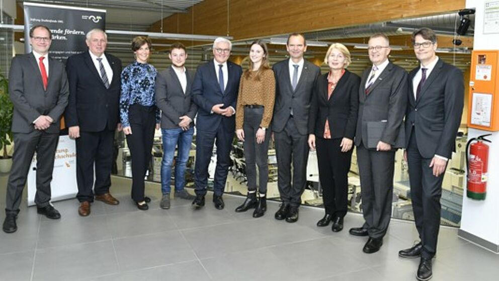 Foto (TH OWL, Dirk Schelpmeier): Gruppenbild