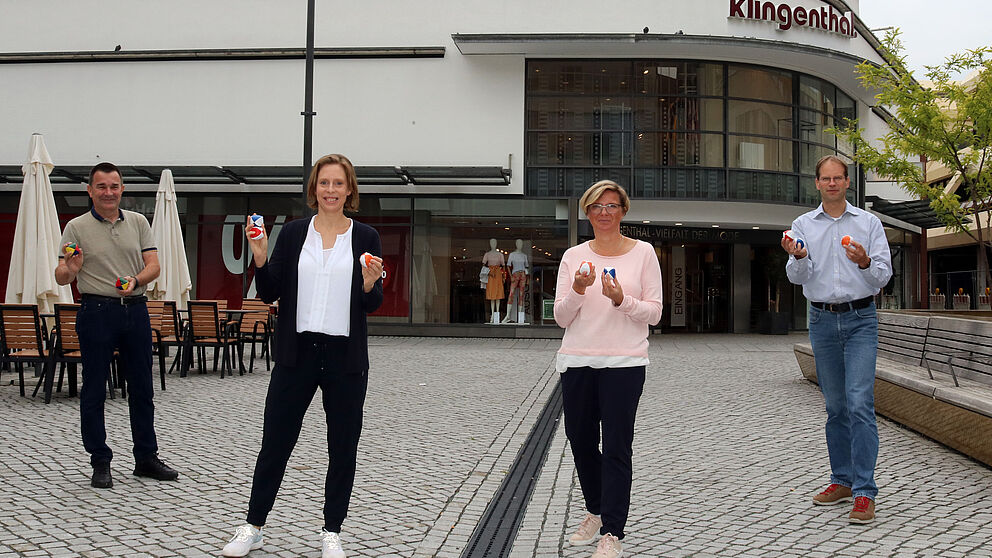 Foto (Uwe Seibel): Wollen Kinder bewegen (v. l.): Mathias Hornberger, Prof. Dr. Miriam Kehne, Nicole Satzinger und Heiko Appelbaum.