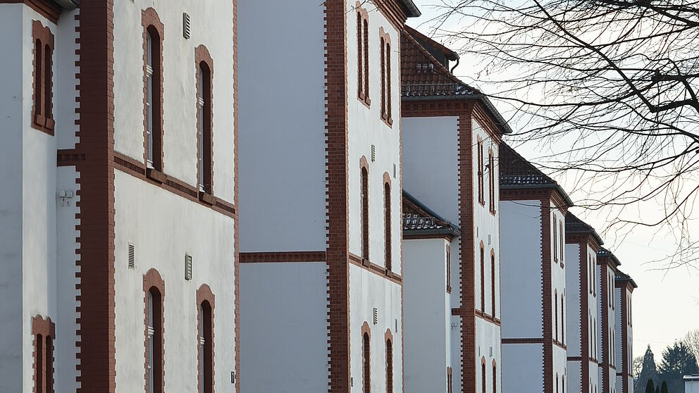 Foto (Stadt Paderborn): Das sechste Netzwerktreffen führt die Mitglieder der Universitätsgesellschaft Paderborn auf das Gelände der Alanbrooke-Kaserne.