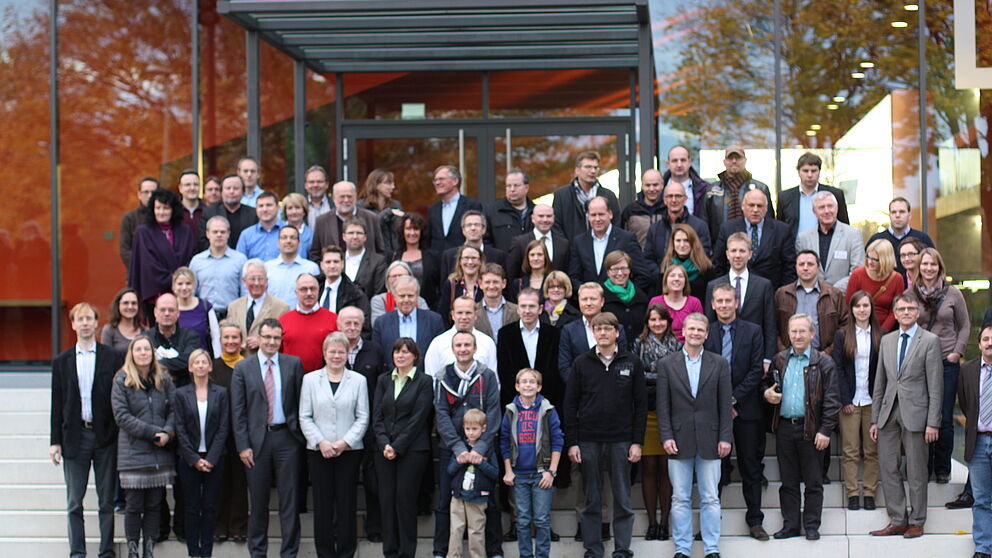 Foto (Universität Paderborn): Ehemalige der Wirtschaftswissenschaften trafen sich am letzten Oktoberwochenende in der Uni Paderborn.