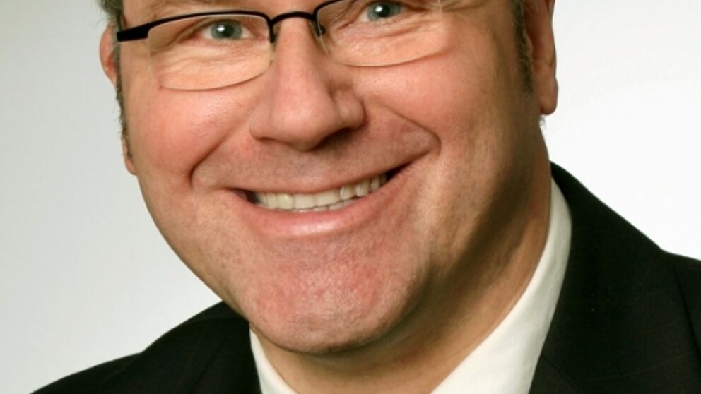 Foto (Universität Paderborn): Prof. Dr. Dieter Krimphove hat die Professur für Wirtschaftsrecht und Europäisches Wirtschaftsrecht an der Universität Paderborn inne.