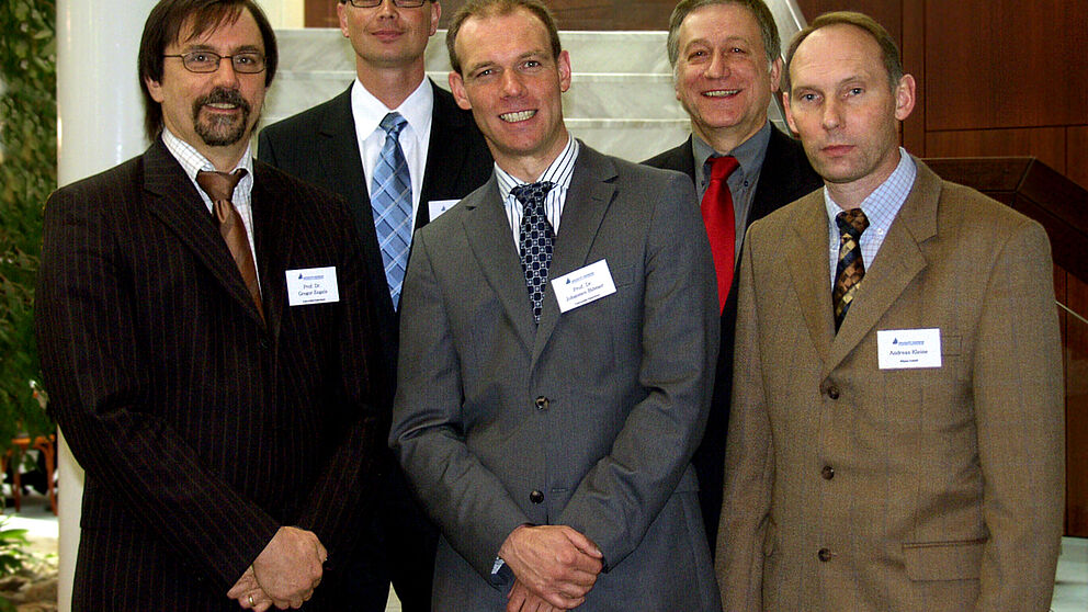 Foto (Adelheid Rutenburges): Veranstalter und Referenten des 1. Paderborner Tages der IT-Sicherheit (v. links): Prof. Dr. Gregor Engels, Dirk Reinermann, Prof. Dr. Johannes Blömer, Dr. Michael Laska, Andreas Kleine.