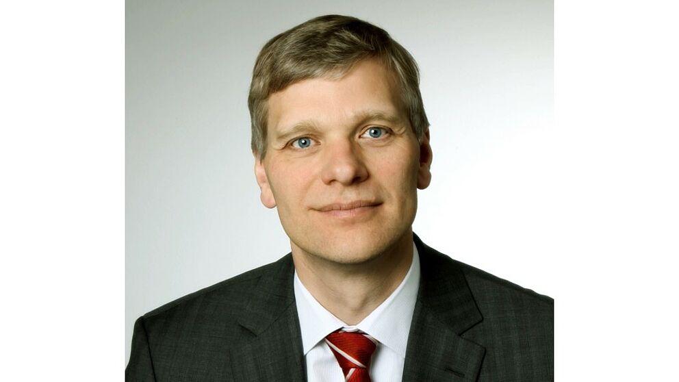 Foto (Universität Paderborn): Prof. Dr.-Ing. Volker Schöppner von der Universität Paderborn überzeugte mit seinem Projekt zu umweltfreundlichen Flammschutzmitteln.