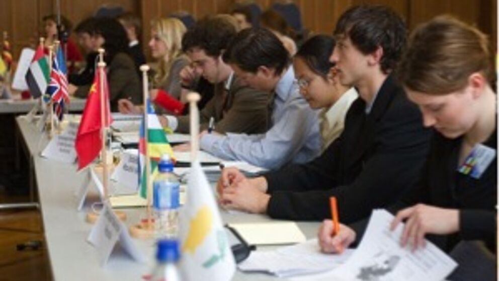 Foto: Modellierte Sitzung der Vereinten Nationen