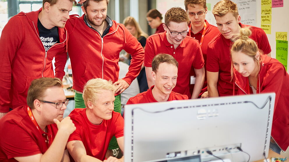 Foto (Universität Paderborn, TecUP): „KwiqJobs“, das erfolgreiche Gewinnerteam aus dem letzten Jahr.