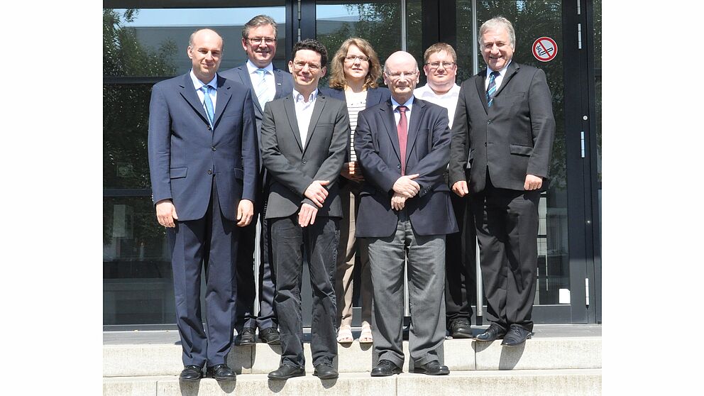 Foto (Universität Paderborn): v. l.: Dekan der Fakultät EIM Prof. Dr. Jürgen Klüners, Bürgermeister Michael Dreier, Prof. Dr. Wendelin Werner (ETH Zürich), Vizepräsidentin für Forschung und wissenschaftlichen Nachwuchs Prof. Dr. Christine Silberho