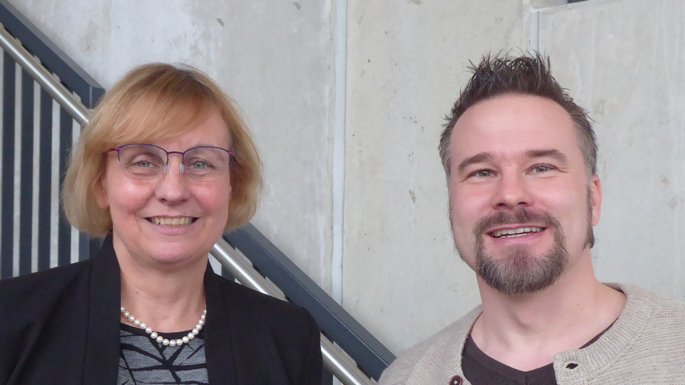 Foto (Universität Paderborn): (v. l.) Prof. Dr. Kirsten Schlegel-Matthies und Prof. Dr. Matthias Bauer.