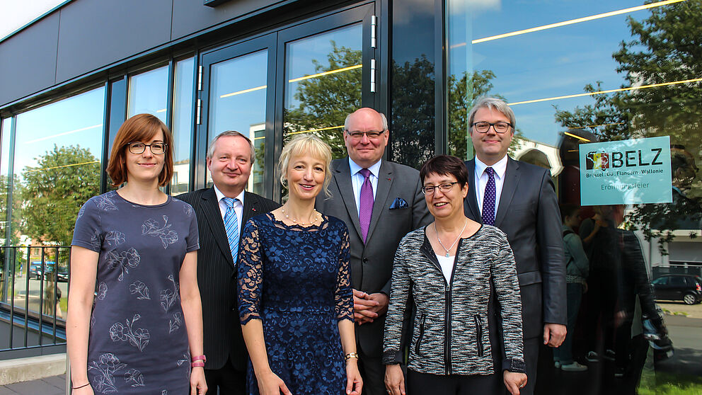 Foto (Universität Paderborn, Johannes Pauly): Feierten die Eröffnung des Belgienzentrums an der Universität Paderborn: Ute Bratz, Belgische Botschaft, Prof. Dr. Marc Boone (Universität Gent), Prof. Dr. Sabine Schmitz, Botschafter Ghislain D’hoop, Pr