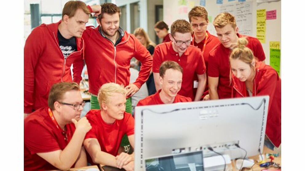 Foto (Universität Paderborn, TecUP): „KwiqJobs“, das erfolgreiche Gewinnerteam aus dem letzten Jahr.