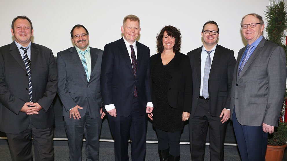 Foto (Dr. Reinhard Schwarz): v. l.: Prof.  Dr. André Uhde, Prof. Dr. H.-Hugo Kremer, thyssenkrupp-CFO Guido Kerkhoff, Prof. Dr. Caren Sureth-Sloane, Prof. Dr. Sönke Sievers (alle Universität Paderborn) und Georg Giersberg (FAZ).