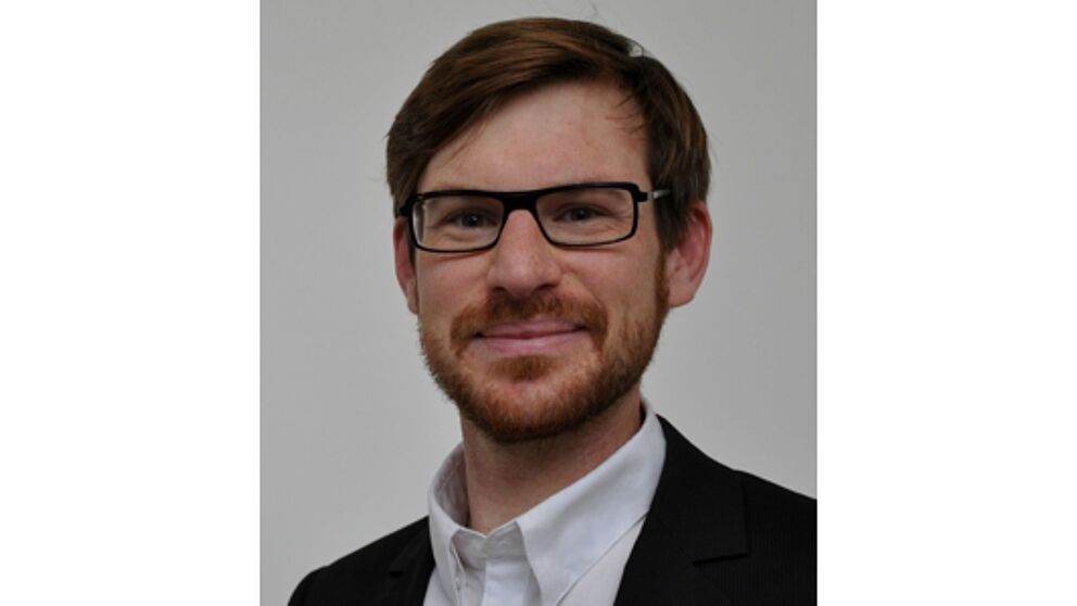 Foto (Universität Paderborn; Franziska Schwabl): Hat seit 1. April die Professur für Wirtschaftspädagogik, Schwerpunkt Hochschuldidaktik und -entwicklung, an der Universität Paderborn inne: Prof. Dr. Tobias Jenert.