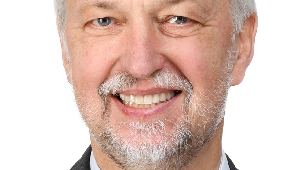 Foto (Universität Paderborn, Adelheid Rutenburges): Prof. Dr. Wilhelm Schäfer