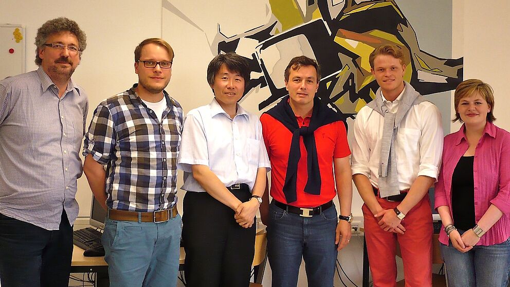 Foto (Universität Paderborn): v. l.: Michael Nicolas, Tilman-Mathies Klar, Prof. Dr. Wakio Oyanagi, Prof. Dr. Bardo Herzig, Alexander Martin und Sandra Aßmann