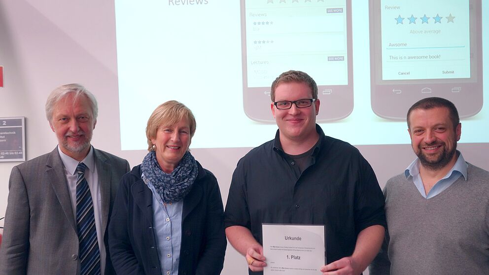 Foto: Erster Platz (v. l.): Prof. Dr. Wilhelm Schäfer (HNI), Kirsten Marggraff (Reply), Mitja Henner, Mauro Barone (Reply)
