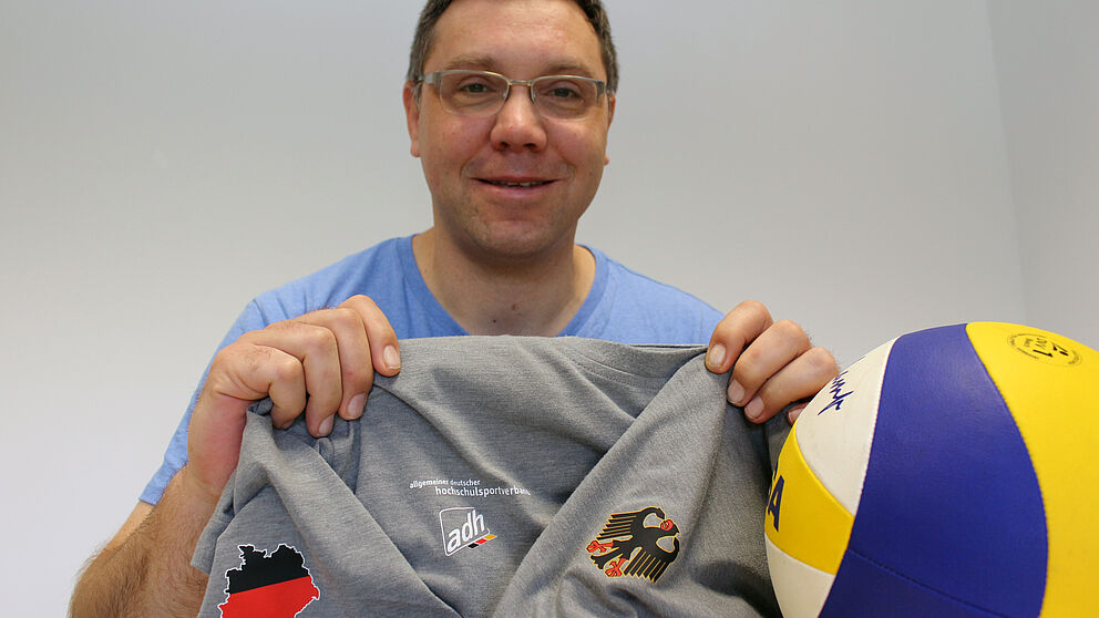 Foto (Heiko Appelbaum): Paderborner Kompetenz: Uli Kussin war in Taipeh Mitglied einer deutschen Delegation, die den Volleyball-Sport fördern will.