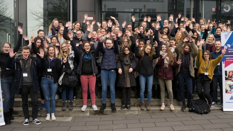 Foto (Universität Paderborn): Gruppenfoto zur Frühlings-Uni.