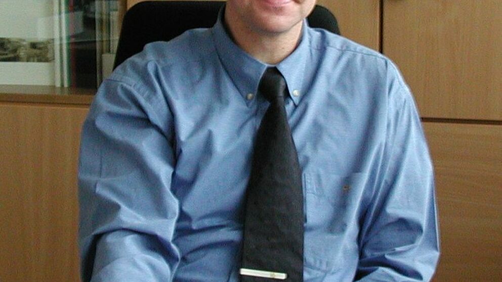 Foto: Prof. Dr.-Ing. Ulrich Rückert, Leiter des Instituts für Elektrotechnik und Informationstechnik, freut sich über die erfolgreiche Akkreditierung des Bachelor- und Master-Studiengangs Elektrotechnik.