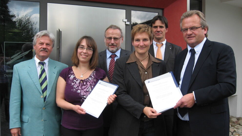 Foto (Universität Paderborn): (v. l.) Karl Ludwig Hesse, Marleen Hoffmann, Prof. Dr. Volker Peckhaus, Dr. Sandra Winheller, Dr. Uwe Baer und Manfred Gubitz.