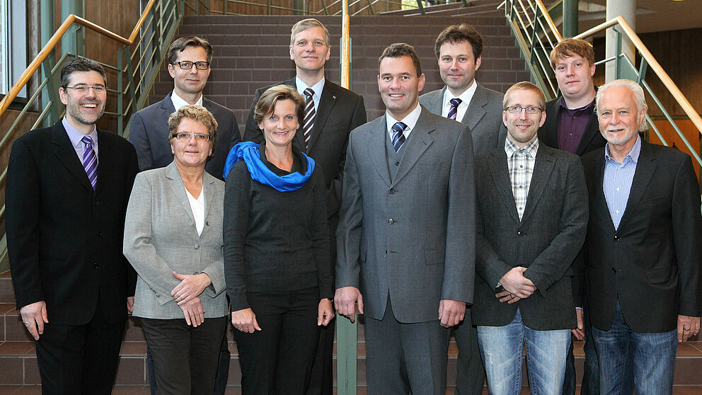 Foto (Adelheid Rutenburges, Universität Paderborn): Der Vorstand des Instituts PMP (v.l.): Prof. Dr.-Ing. Hans-Joachim Schmid (Mechanische Verfahrenstechnik und Umweltverfahrenstechnik), Prof. Dr.-Ing. Guido Grundmeier (Technische Chemie und Makromolekul