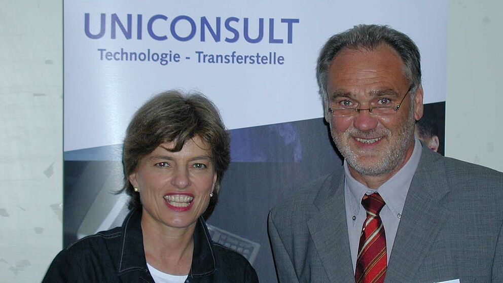 Foto: MdB Ute Berg führte Gespräche mit Bernd Seel, Leiter der Technologie-Transferstelle Uniconsult der Universität Paderborn, über die Verstärkung der Zusammenarbeit zwischen Hochschule und Unternehmen.