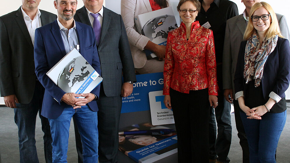 Foto (Universität Paderborn, Heiko Appelbaum): Präsentierten den Workshop an der Uni (v. l.): Hans-Norbert Blome, Sascha Gutmann, Jürgen Heidenreich (alle TK), Prof. Dr. Sonia Lippke, Andreas Gailus, Stefan Köhler und Angela Hermann (gailus.org).