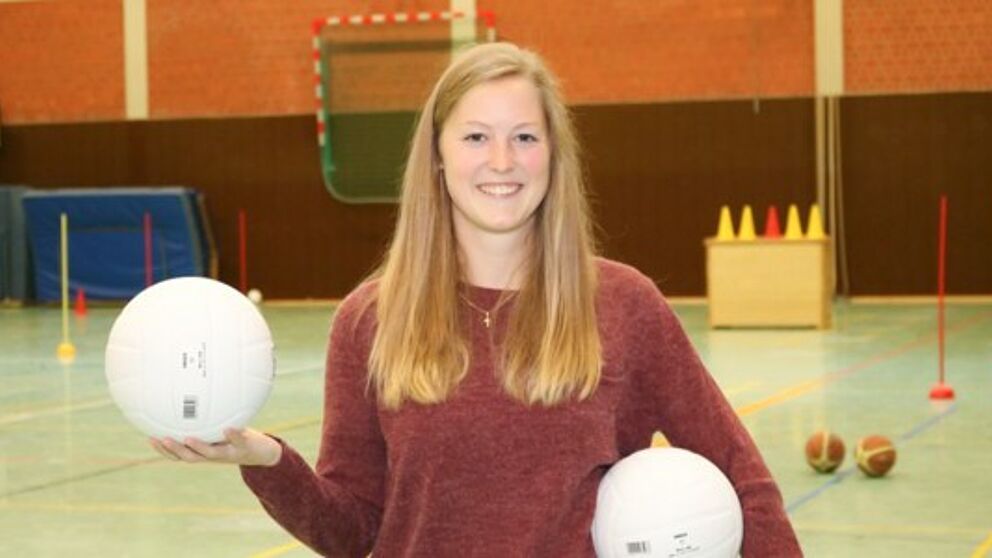 Foto (Universität Paderborn, Alexandra Dickhoff): Sportstudentin Theresa Günther erhält den Emeriti-Preis 2017.
