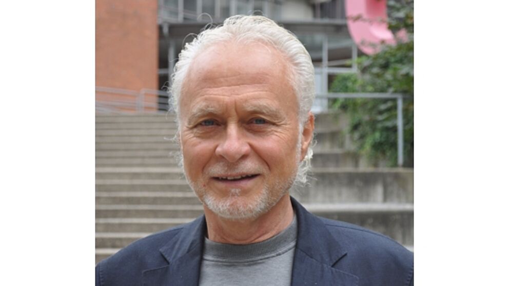 Foto (Universität Paderborn): Prof. Dr. Hans-Joachim Warnecke, Hochschulbeauftragter für das Studium für Ältere.