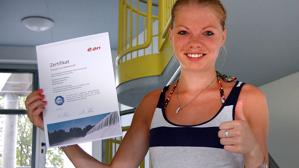 Foto: Anna Becker in der Wohnanlage Vogeliusweg des Studentenwerks Paderborn